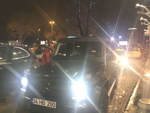 Hadise, Hakan Baş'la böyle görüntülendi Hadise, Hakan Baş'la böyle görüntülendi