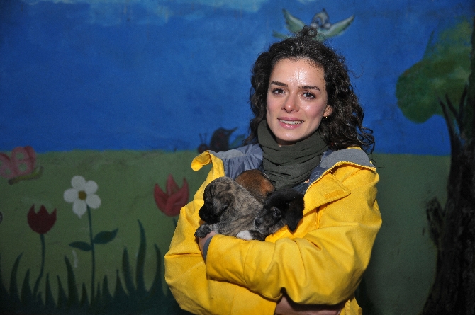 Özge Pirinçci'den o yasağa destek