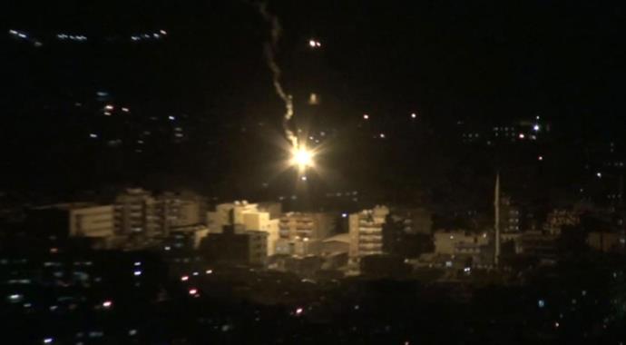 Cizre'de çatışma çıktı: 2 polis yaralı Cizre'de çatışma çıktı: 2 polis yaralı