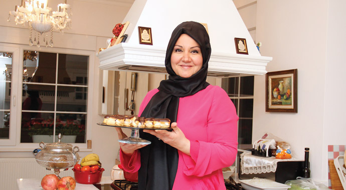 İkbal Gürpınar: Açlıktan ölsem evlilik programı sunmam İkbal Gürpınar: Açlıktan ölsem evlilik programı sunmam