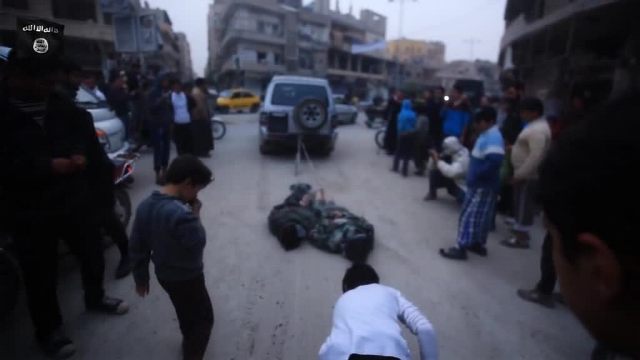 IŞİD 4 Esad askerini kurşuna dizdi!