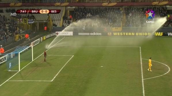 Beşiktaş Brugge maçında hayrete düşüren olay!