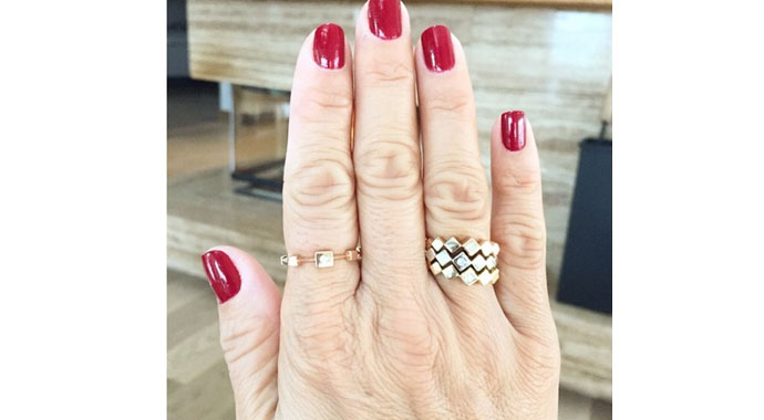 İşte Pınar Altuğ'un çok konuşulan elleri İşte Pınar Altuğ'un çok konuşulan elleri