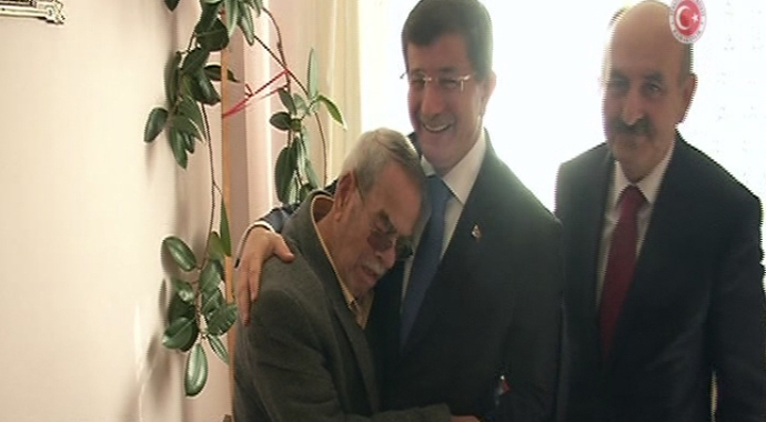 Davutoğlu o aileyi kırmadı Davutoğlu o aileyi kırmadı