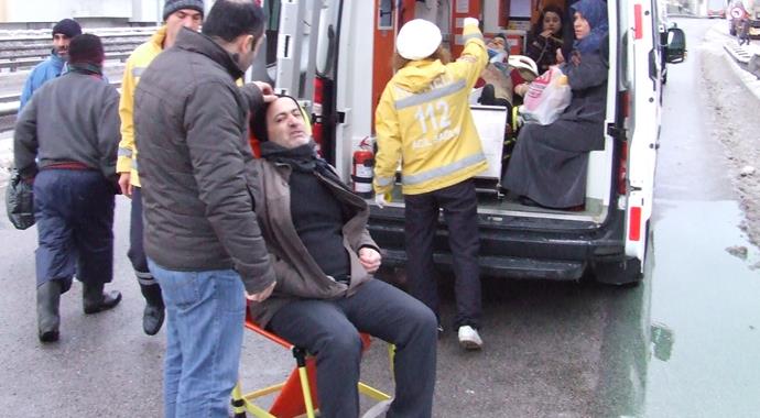 Kocaeli'nde zincirleme trafik kazası: 10 yaralı Kocaeli'nde zincirleme trafik kazası: 10 yaralı