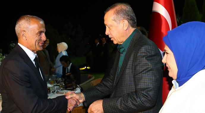 Erdoğan'dan iftara katılanları çok özel hediye