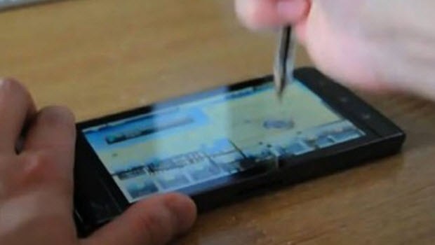 Gorilla Glass 4 ile ekranı kırılan telefonlar tarihe mi karışıyor Gorilla Glass 4 ile ekranı kırılan telefonlar tarihe mi karışıyor