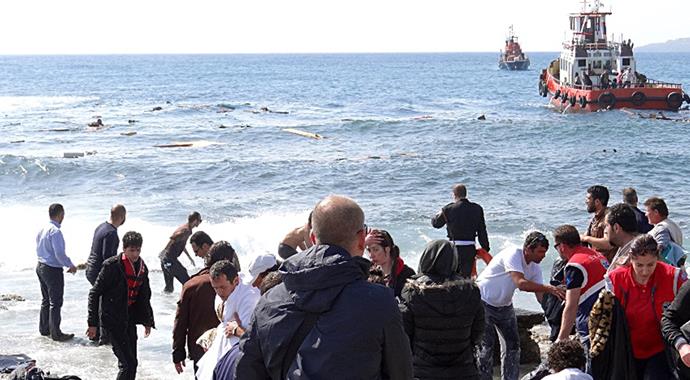 Rodos'ta kaçak teknesi battı, 148 kişi kurtarıldı Rodos'ta kaçak teknesi battı, 148 kişi kurtarıldı