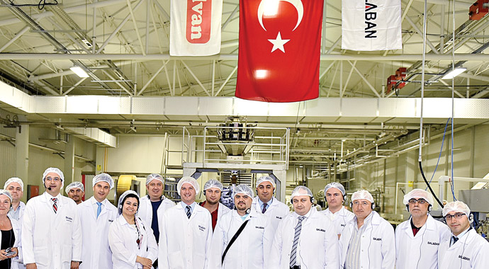 Avrupa'nın 'waffle'ını üretip onlara satıyor