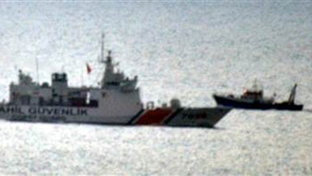 Yunan balıkçılar Kardak'ı geçti, Sahil Güvenlik izin vermedi Yunan balıkçılar Kardak'ı geçti, Sahil Güvenlik izin vermedi