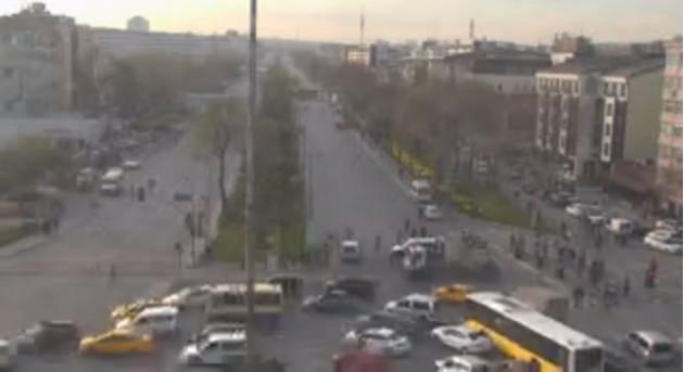 İstanbul Emniyet Müdürlüğü önünde çatışma, saldırganlar vuruldu!