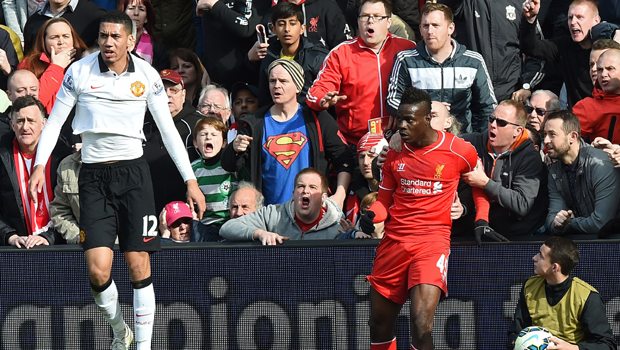 Taraftar Balotelli zor tuttu! Taraftar Balotelli zor tuttu!