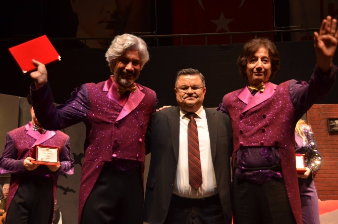 Nejat Uygur için sahne aldılar! Nejat Uygur için sahne aldılar!