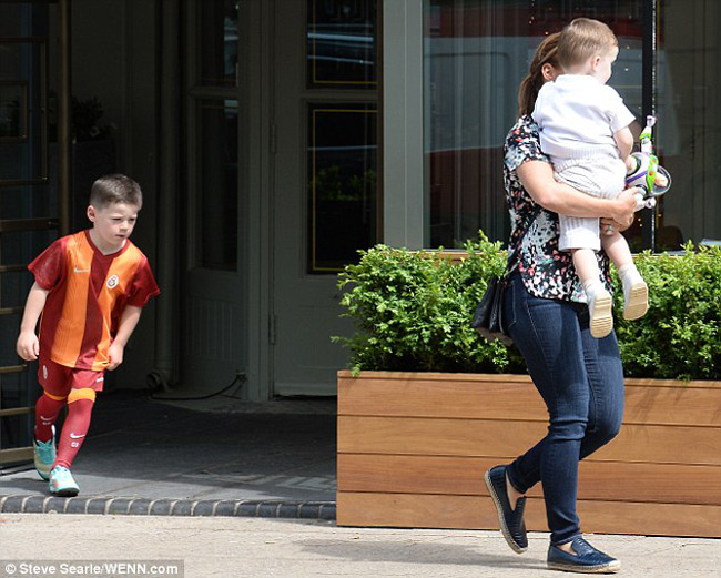 Rooney'nin oğlu Galatasaraylı çıktı! Rooney'nin oğlu Galatasaraylı çıktı!