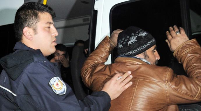 Aksaray'da silahlı çatışma: 1 ölü, 15 yaralı Aksaray'da silahlı çatışma: 1 ölü, 15 yaralı