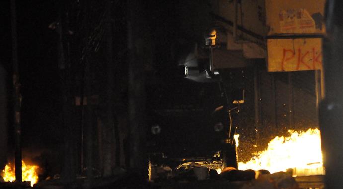 Okmeydanı'nda Öcalan protestosuna polis müdahale etti Okmeydanı'nda Öcalan protestosuna polis müdahale etti