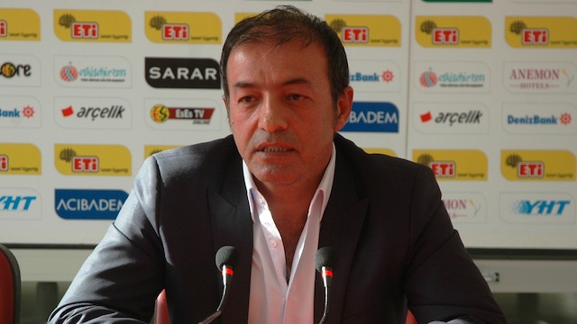 Eskişehirspor'da şaşırtan istifa Eskişehirspor'da şaşırtan istifa