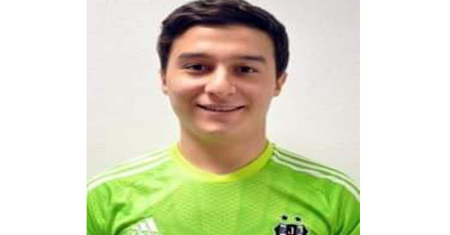 Beşiktaş'ın genç kalecisine bıçaklı saldırı! Beşiktaş'ın genç kalecisine bıçaklı saldırı!