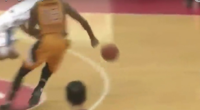 Basketbol maçında kavga! Bir anda saldırdılar Basketbol maçında kavga! Bir anda saldırdılar