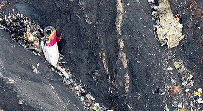 Valls: 'Enkazdaki arama çalışmaları uzun sürebilir' Valls: 'Enkazdaki arama çalışmaları uzun sürebilir'