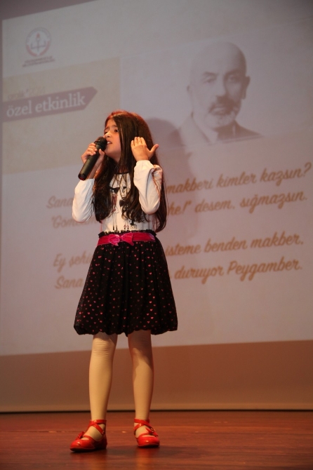 Mehmet Akif Ersoy şiirleriyle anıldı