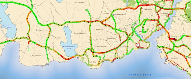 Metrobüs yangını İstanbul trafiğini felç etti Metrobüs yangını İstanbul trafiğini felç etti
