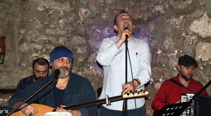 Ünlü gazeteci CHP'den politikaya giriyor Ünlü gazeteci CHP'den politikaya giriyor