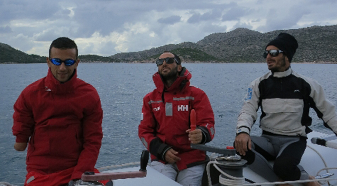 Milliler'e 'Yelkenli tekne' engeli Milliler'e 'Yelkenli tekne' engeli