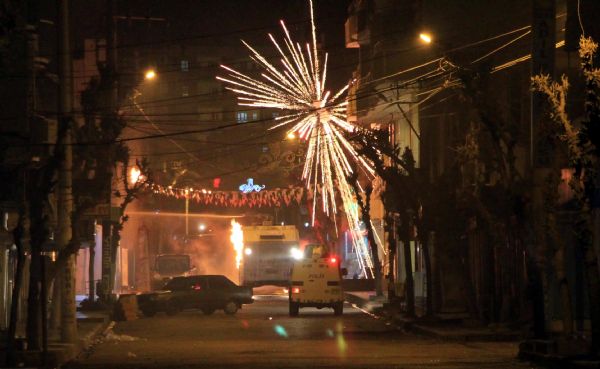 Silopi'yi savaş alanına çevirdiler! Silopi'yi savaş alanına çevirdiler!