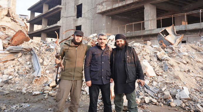 500 bin mülteciye de Suriye'de bakıyoruz 500 bin mülteciye de Suriye'de bakıyoruz