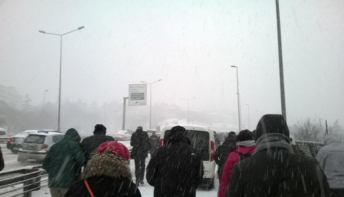 İstanbullular Boğaz geçişinde yürümek zorunda kaldı İstanbullular Boğaz geçişinde yürümek zorunda kaldı