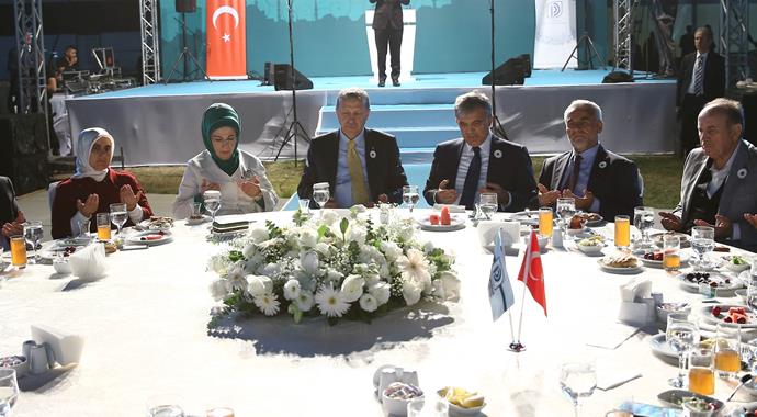 Cumhurbaşkanı Erdoğan ve Abdullah Gül iftarda buluştu