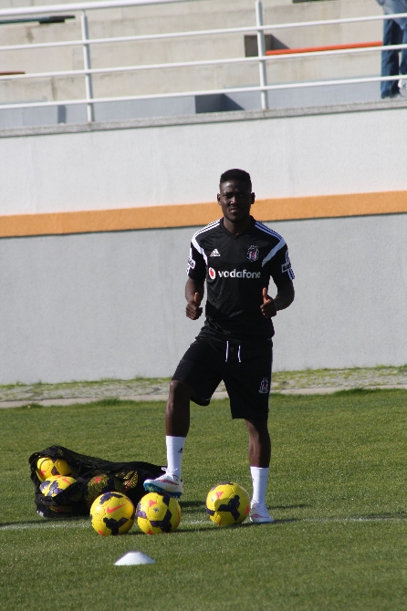 Ganalı oyuncu ilk antrenmanına çıktı Ganalı oyuncu ilk antrenmanına çıktı