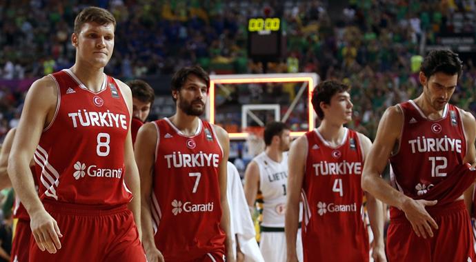 Cenk Akyol Beşktaş'ta Cenk Akyol Beşktaş'ta