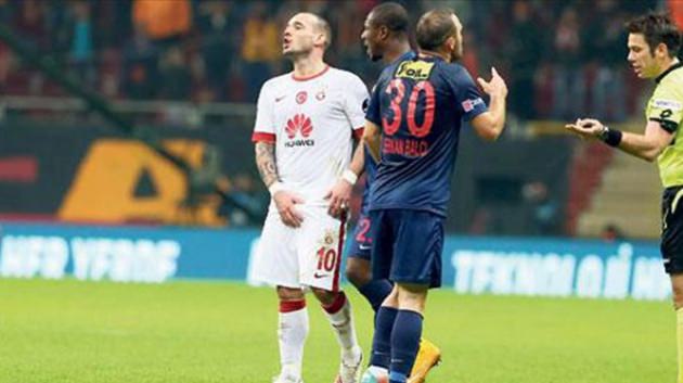 Sneijder'den skandal hareket! Sneijder'den skandal hareket!