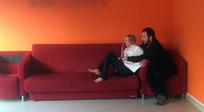 Yarı çıplak ve kanlar içinde kadın Rezidansı ayağa kaldırdı Yarı çıplak ve kanlar içinde kadın Rezidansı ayağa kaldırdı