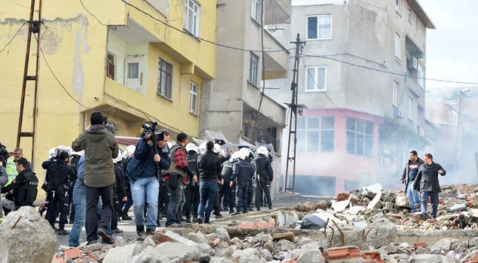 İstanbul'da 500 polisle narkotik operasyonu: 18 gözaltı İstanbul'da 500 polisle narkotik operasyonu: 18 gözaltı