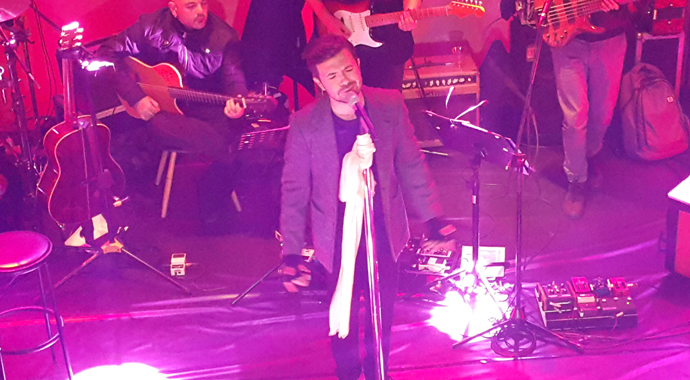 6 bin kişi Yalın'la coştu