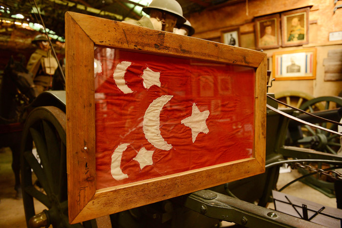 Avustralya'daki müzenin en kıymetlisi, Osmanlı bayrağı! Avustralya'daki müzenin en kıymetlisi, Osmanlı bayrağı!