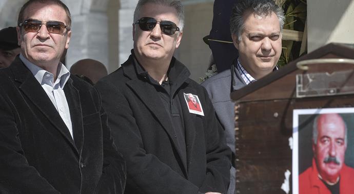 Tamer Karadağlı'nın babası defnedildi Tamer Karadağlı'nın babası defnedildi