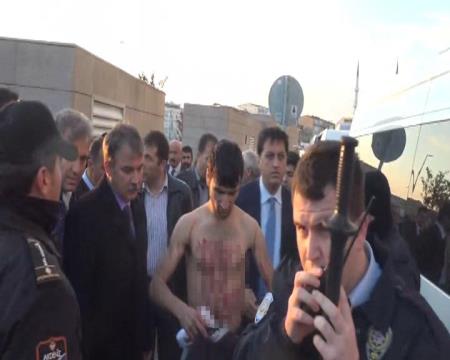 Adliye önünde ''palalı'' eylem