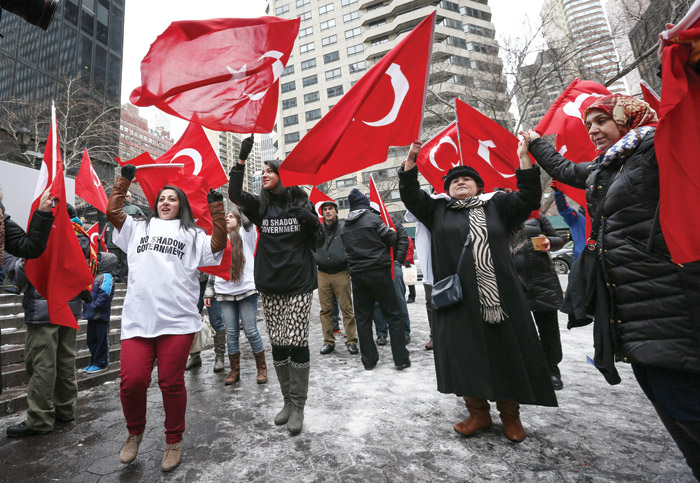 'Topyekün mücadele sonuç verdi, paralelin belini kırdık' 'Topyekün mücadele sonuç verdi, paralelin belini kırdık'