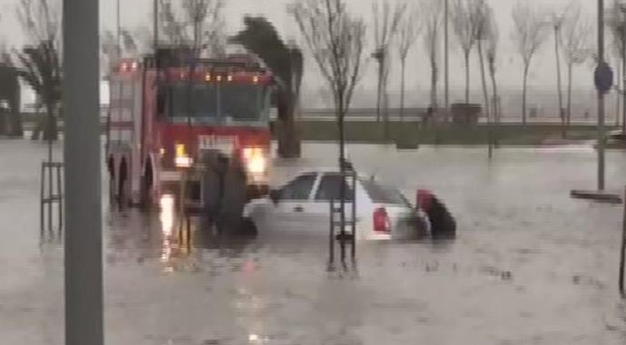 İstanbul fırtınaya teslim! İşte inanılmaz görüntüler İstanbul fırtınaya teslim! İşte inanılmaz görüntüler