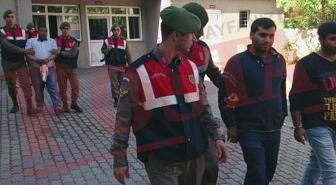 Emre Belözoğlu'na saldırının görüntüleri ortaya çıktı Emre Belözoğlu'na saldırının görüntüleri ortaya çıktı