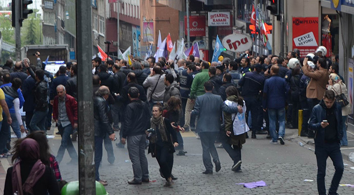 HDP yürüyüşe geçti! O il karıştı... HDP yürüyüşe geçti! O il karıştı...