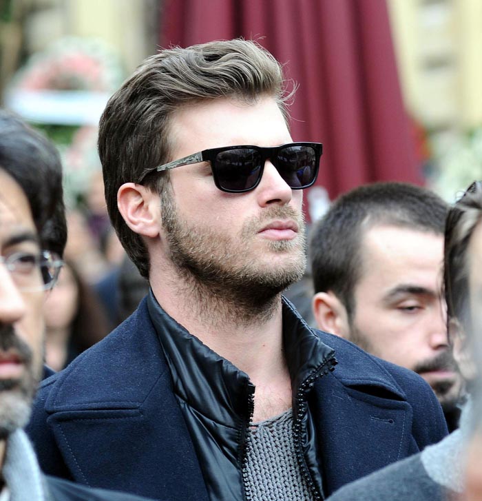 İlk Kültür Bakanı Talat Sait Halman son yolculuğuna uğurlandı İlk Kültür Bakanı Talat Sait Halman son yolculuğuna uğurlandı