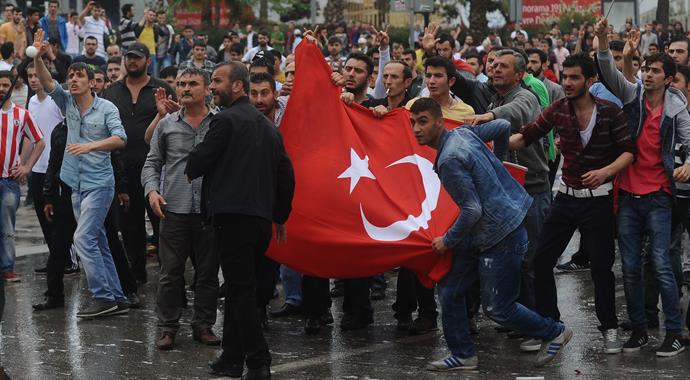 Samsun'da 500 kişi HDP mitingini bastı: 10 gözaltı