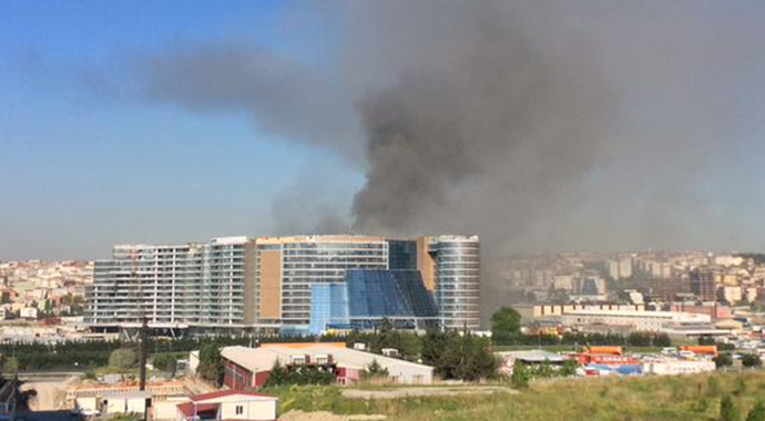 Yenibosna'da korkutan yangın