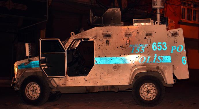 Gaziantep'te içi yolcu dolu otobüsü ateşe verdiler