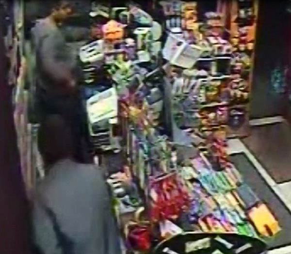 İngiltere'de bir Türk'e bıçaklı saldırı İngiltere'de bir Türk'e bıçaklı saldırı